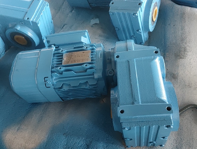 污水處理設備減速機,疊螺機減速電機,F157減速機型號選型.jpg